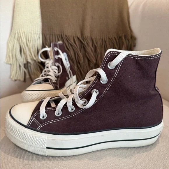 Converse High-Tops in Brown and White - Picture 4 of 4